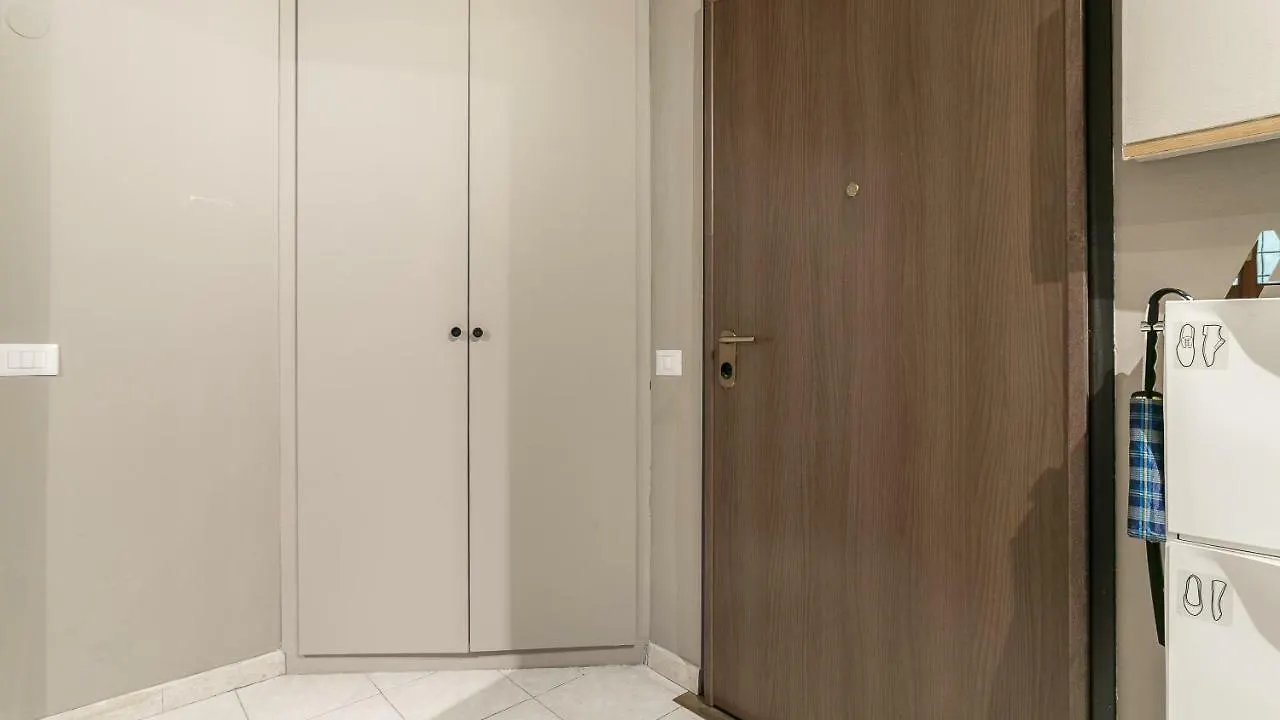 Apartment Next Stop - Central Station Milan